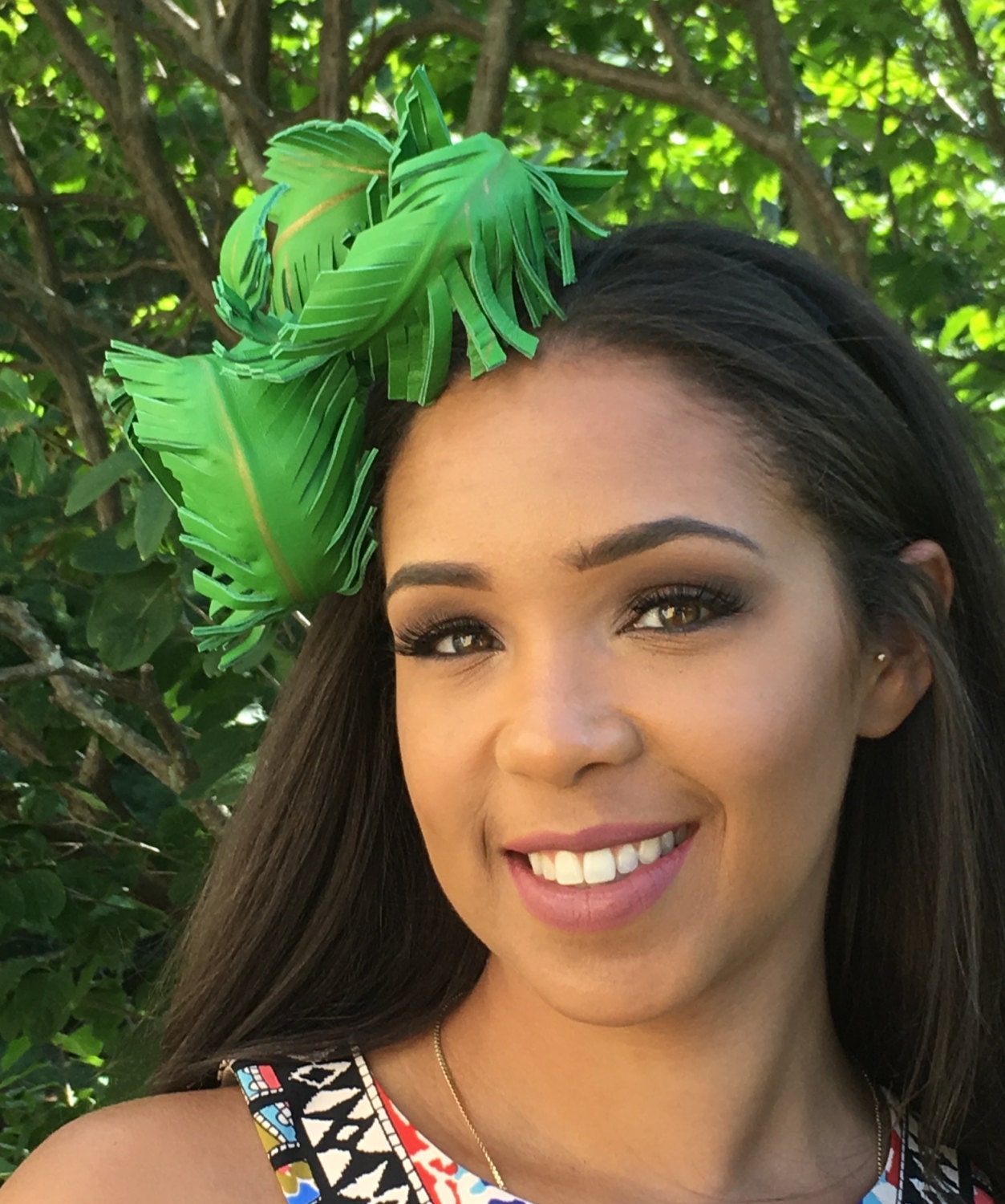 Bright Kelly Green Leather Feather Fascinator- Wedding-Bridal-MARDI GRAS-Prom-Party-Race Hat-Polo Matches-Special Occasions-Christmas Hat !