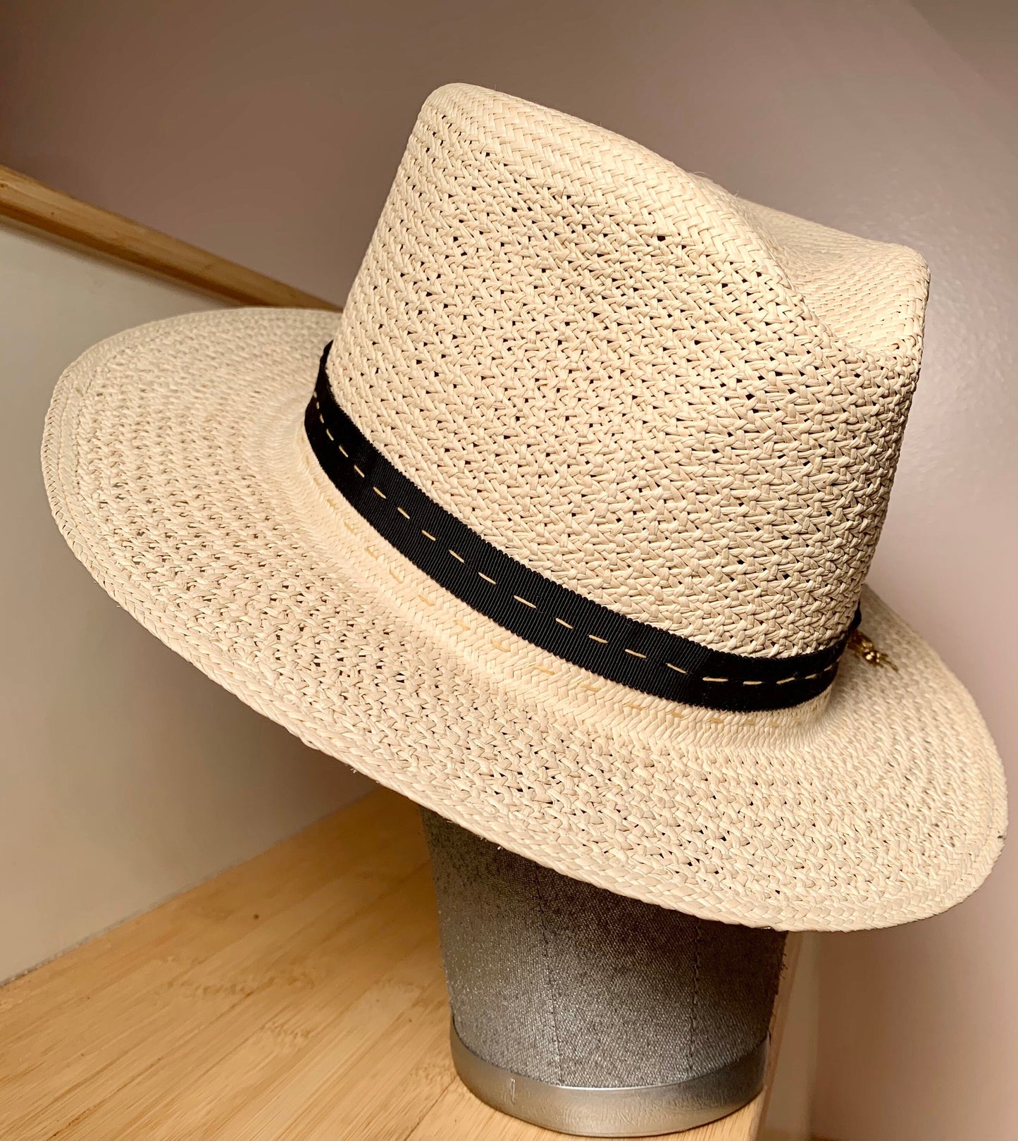 Natural Straw Fedora-Gold Bees adornments-Go To Hat-Summer Fedora-Everyday Hat-Unisex Hat-Travel Hat-Custom Made Straw Fedora-Straw Hat