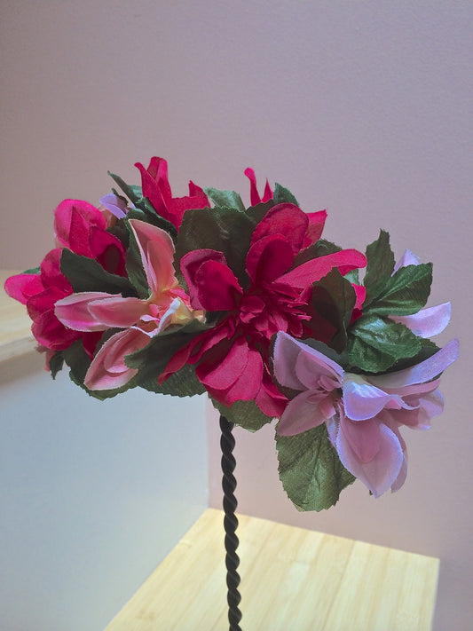 Bridal Floral Fascinator, Floral wedding headpiece, Flower girl headpiece. Pool or Garden Party hairpiece. Girls party. Sweet Sixteen!