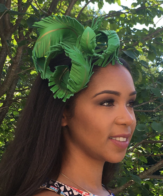 Bright Kelly Green Leather Feather Fascinator- Wedding-Bridal-MARDI GRAS-Prom-Party-Race Hat-Polo Matches-Special Occasions-Christmas Hat !