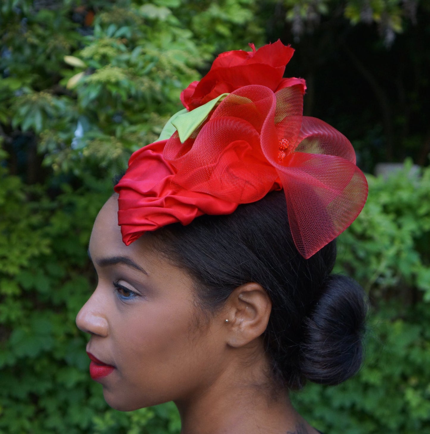 Red Satin Fascinator, Christmas Fascinator, Valentine's fascinator, Brides maids headpiece. Holiday and Christmas party Headpiece. Red Rose