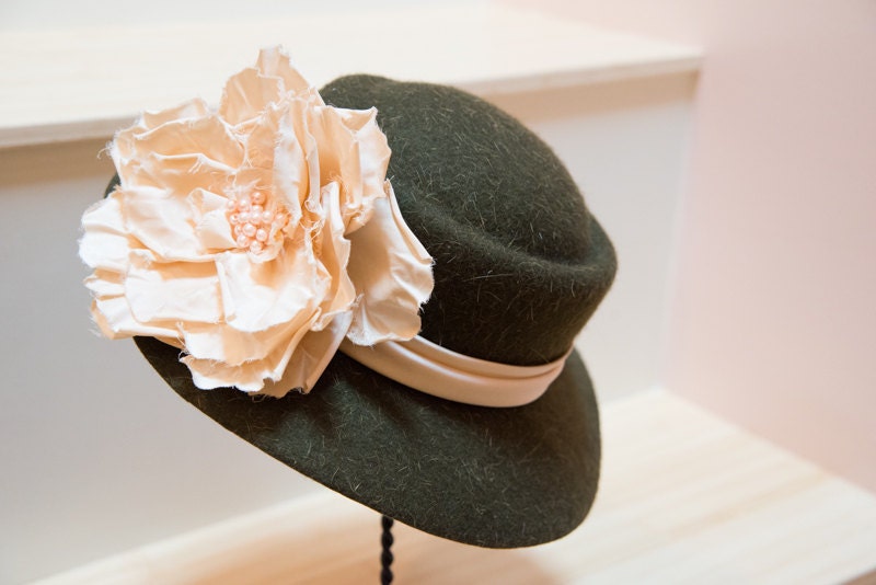 Olive Green Wool Felt Hat! Huge Ivory Hand Made Satin Flower,Satin Hat Band-Beautiful-Church Hat-Polo Races-Mother of the Bride-Handmade Hat